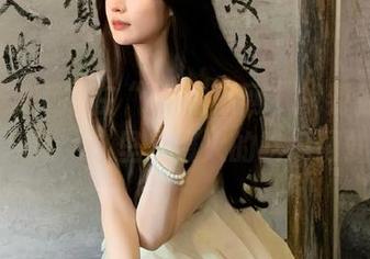 在“17吃瓜网”找到你想听的八卦，这里是最火的吃瓜网站！