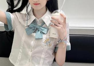 借助黑料正能量app，追踪热门话题，揭开娱乐圈黑幕，永不迷路！